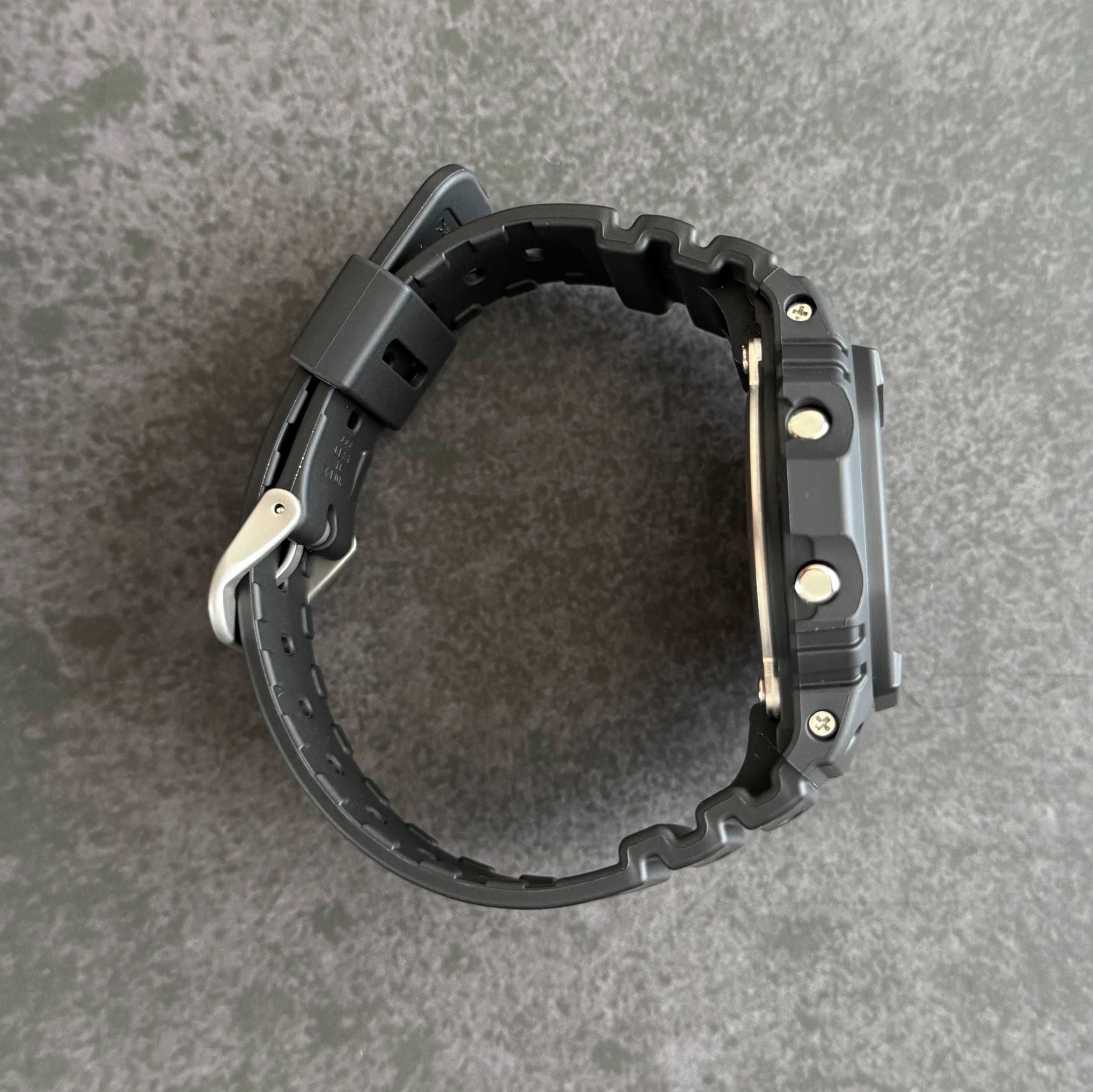 Годинник Casio G-Shock DW-5600UBB-1 новий оригінал dw-5600bb