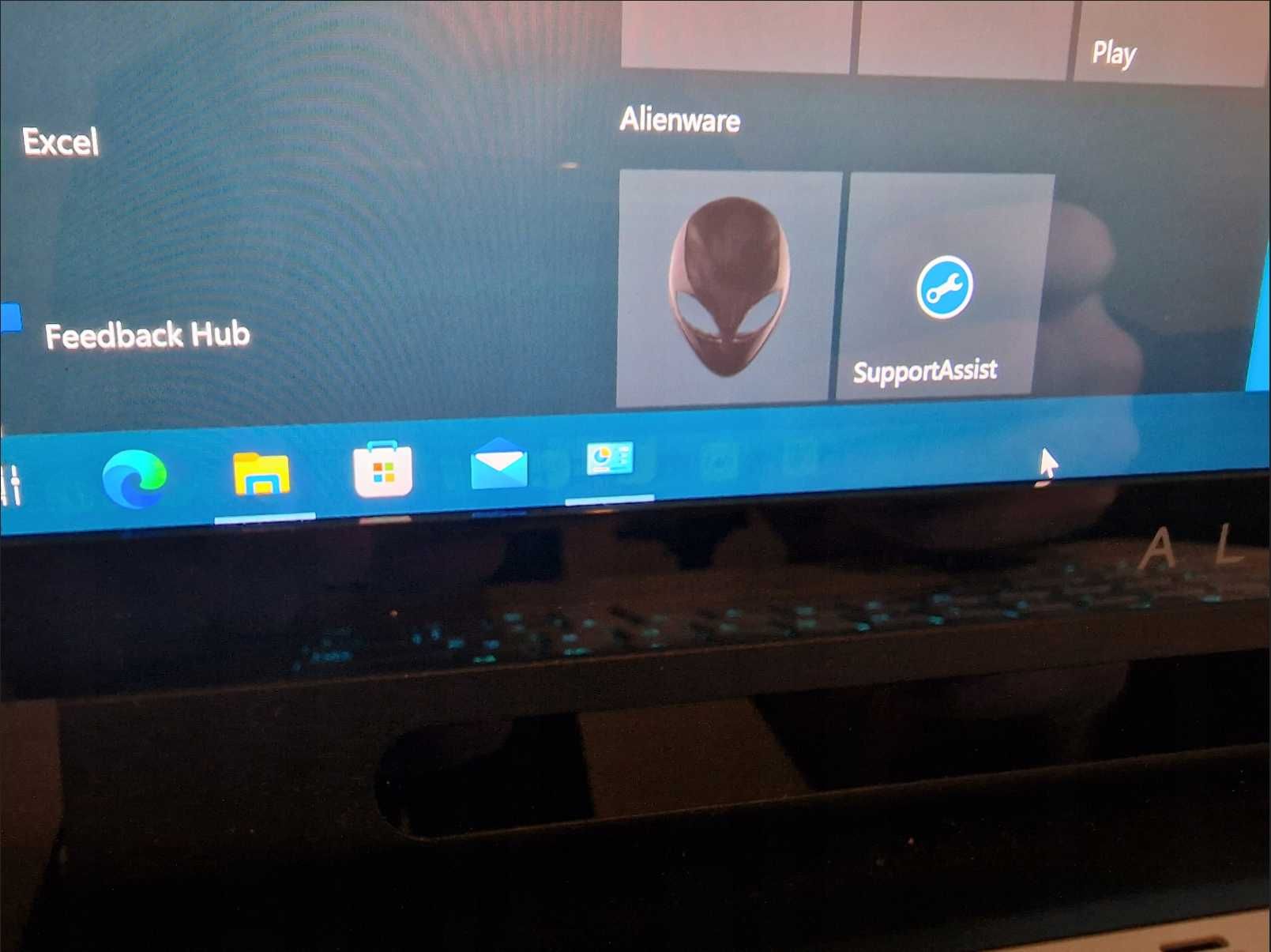 Dell Alienware M15 R2 15,6 " i7 9750H 16 GB/512 GB biały W10 RTX 2080