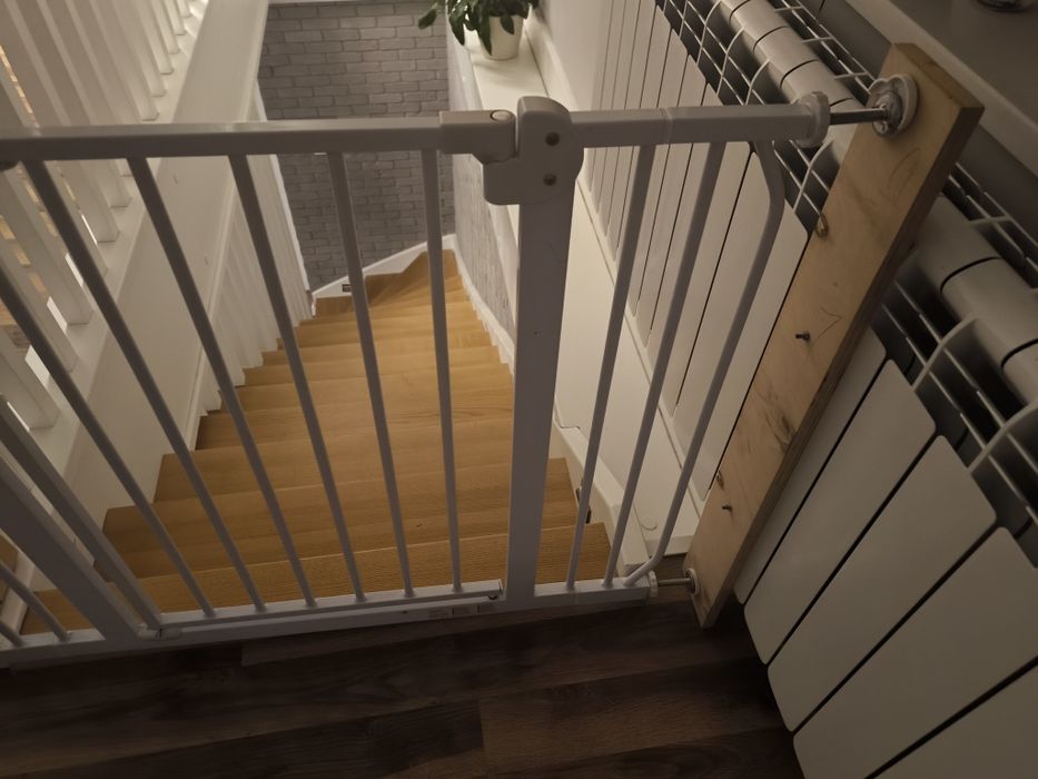 Barierka zabezpieczająca na schody 75 - 105 cm szer