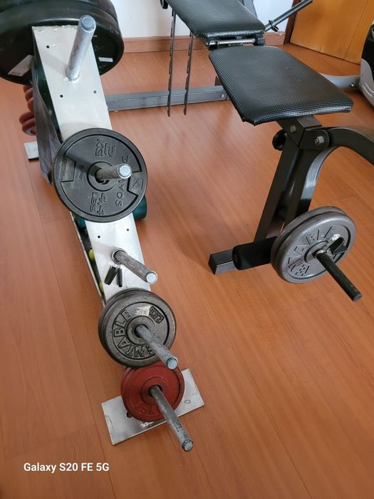 Equipamento de musculação, treino