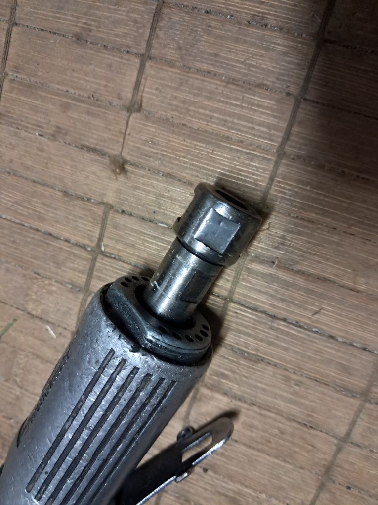 Frezarka pneumatyczna, Szlifierka czpieniowa