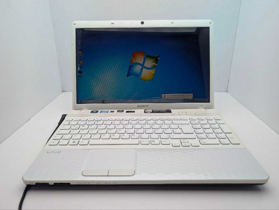 SONY VPC-EH i3-2350M Ram:6gb HDD:640Gb nVIDiA 410M 1gb 17.3'' HD