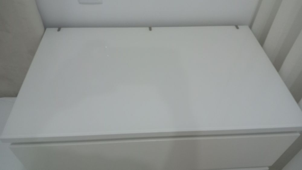 Cómoda Malm com 3 gavetas 80x78