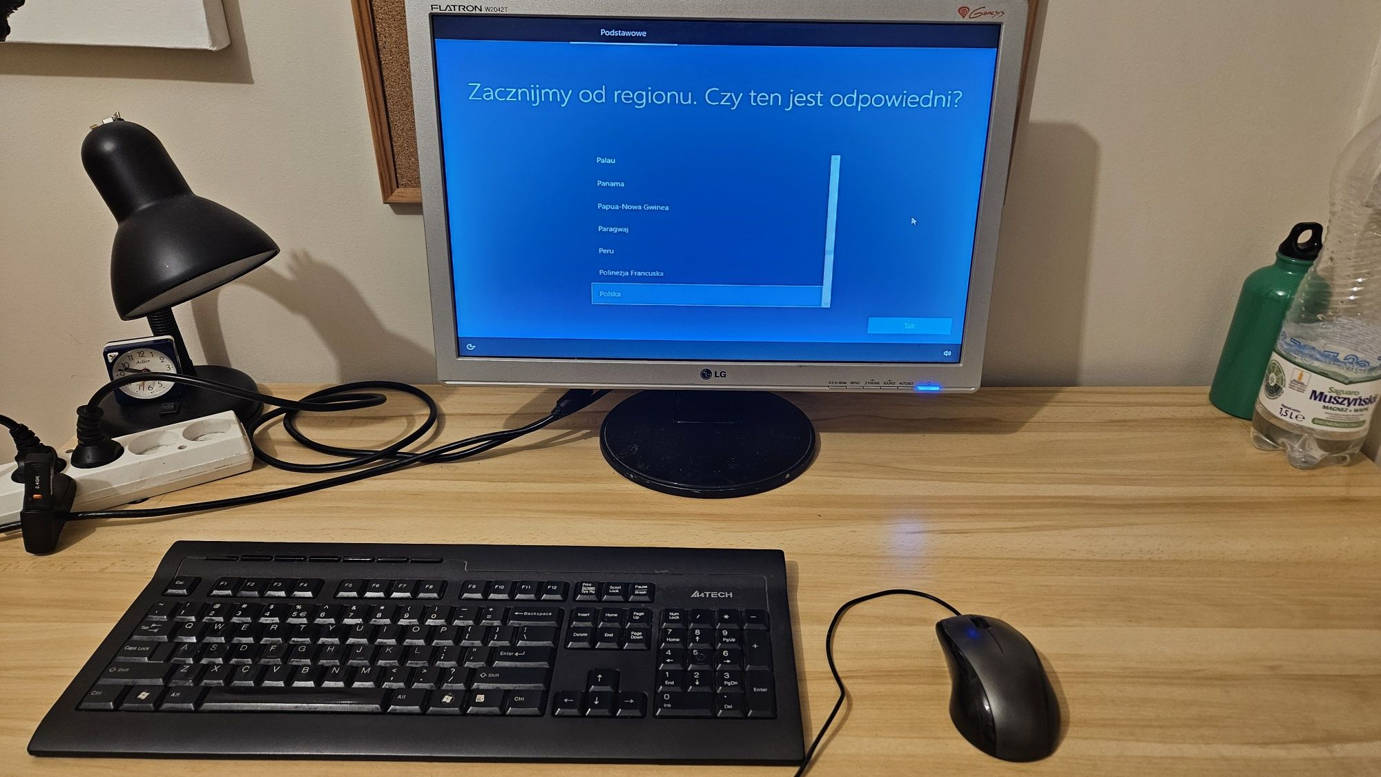 Komputer z monitorem