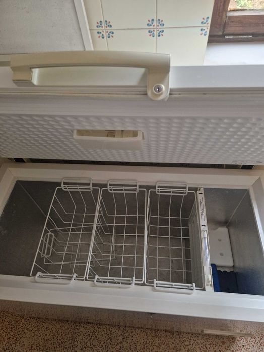 Arca Congeladora Siemens GT31K04 – 296L (em bom estado)