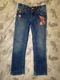 Spodnie jeansowe z haftem H&M dla dziewczynki 4-5 lat