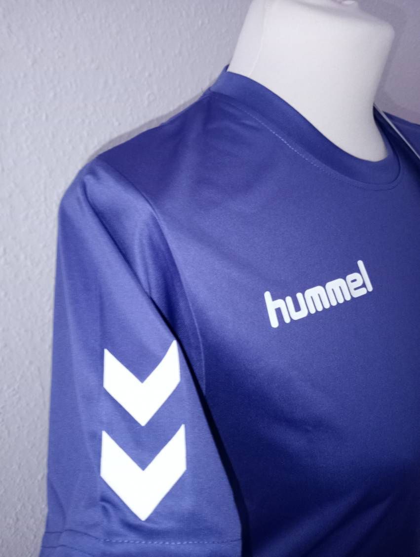 Sportowa koszulka Hummel