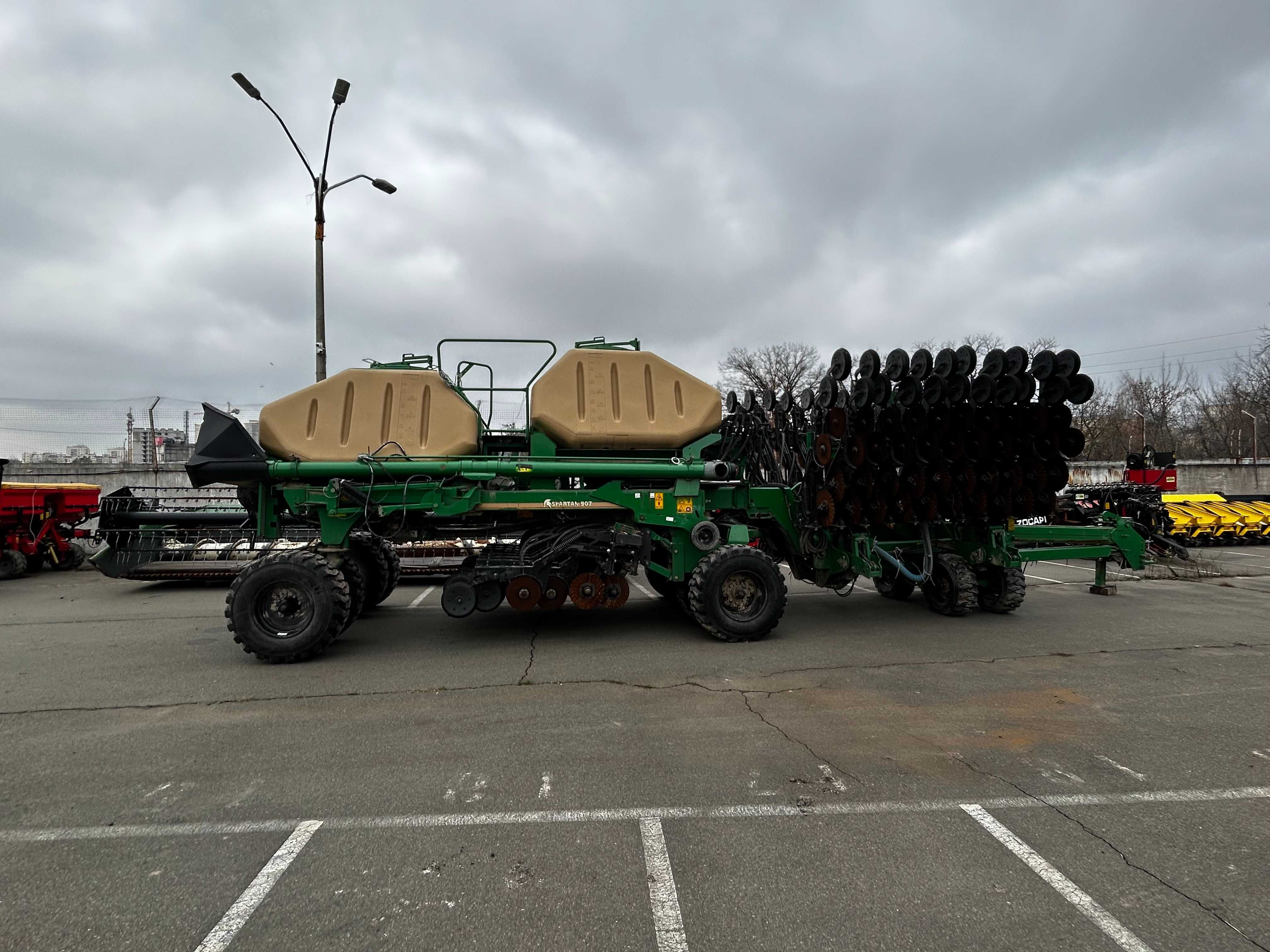 Сівалка зернова пневматична  суцільного висіву Great Plains NTA 907