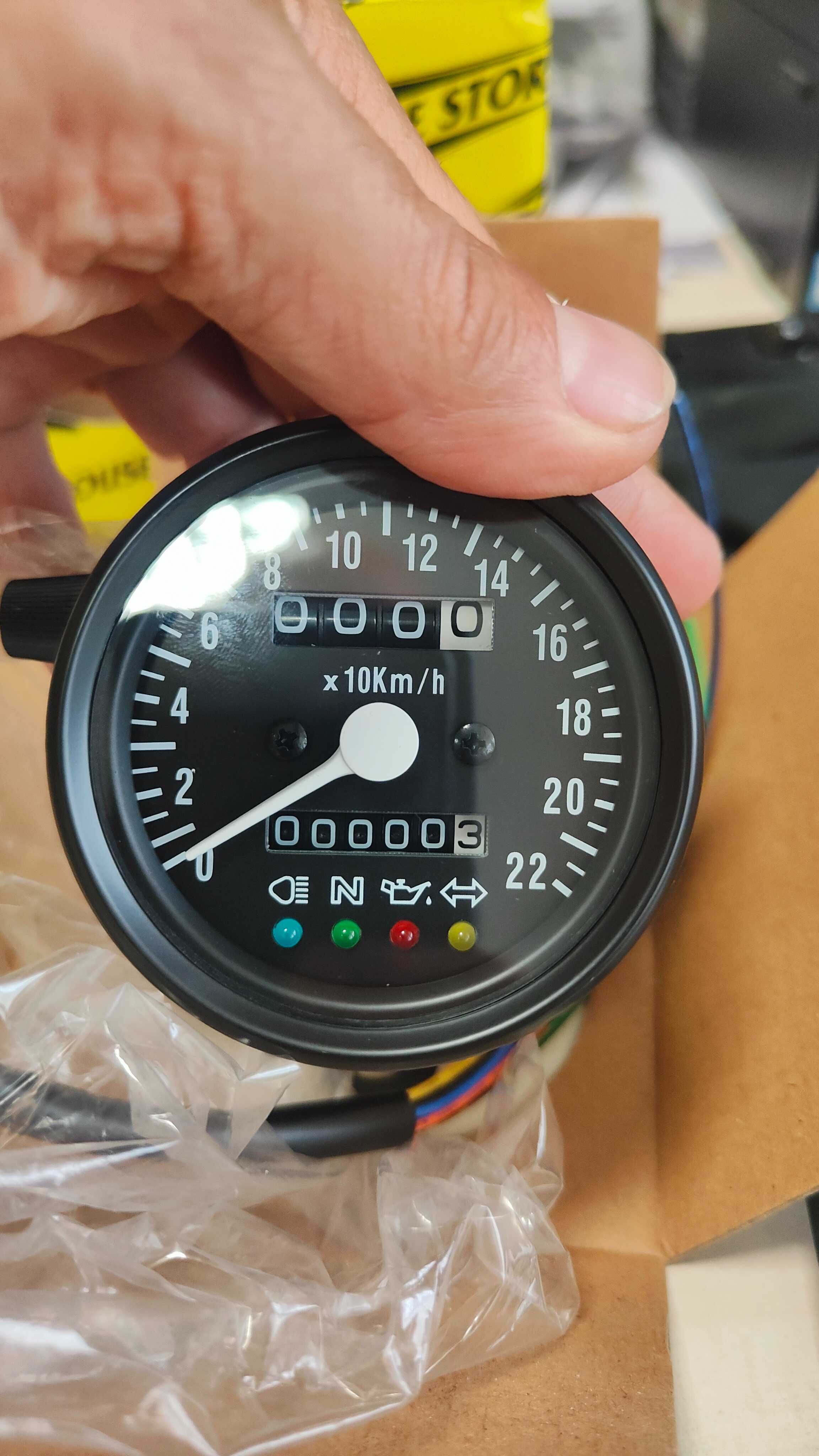 Velocímetro mini speedometer km/h k=1,4 com 4 indicad. LED, 0-220km/h,