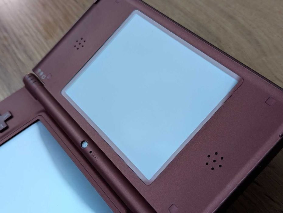 Nintendo DSi XL Burgundy