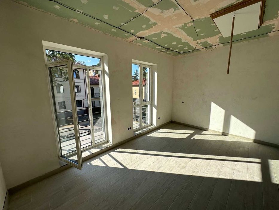 Дуплекс з ремонтом в центрі Ворзеля! Оформлення мінімальне!