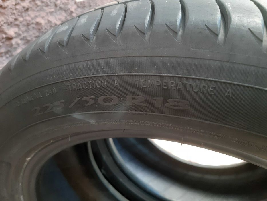 2 Pneus Michelin Primacy 3 - 225/50 R18 - Muito Piso 50€