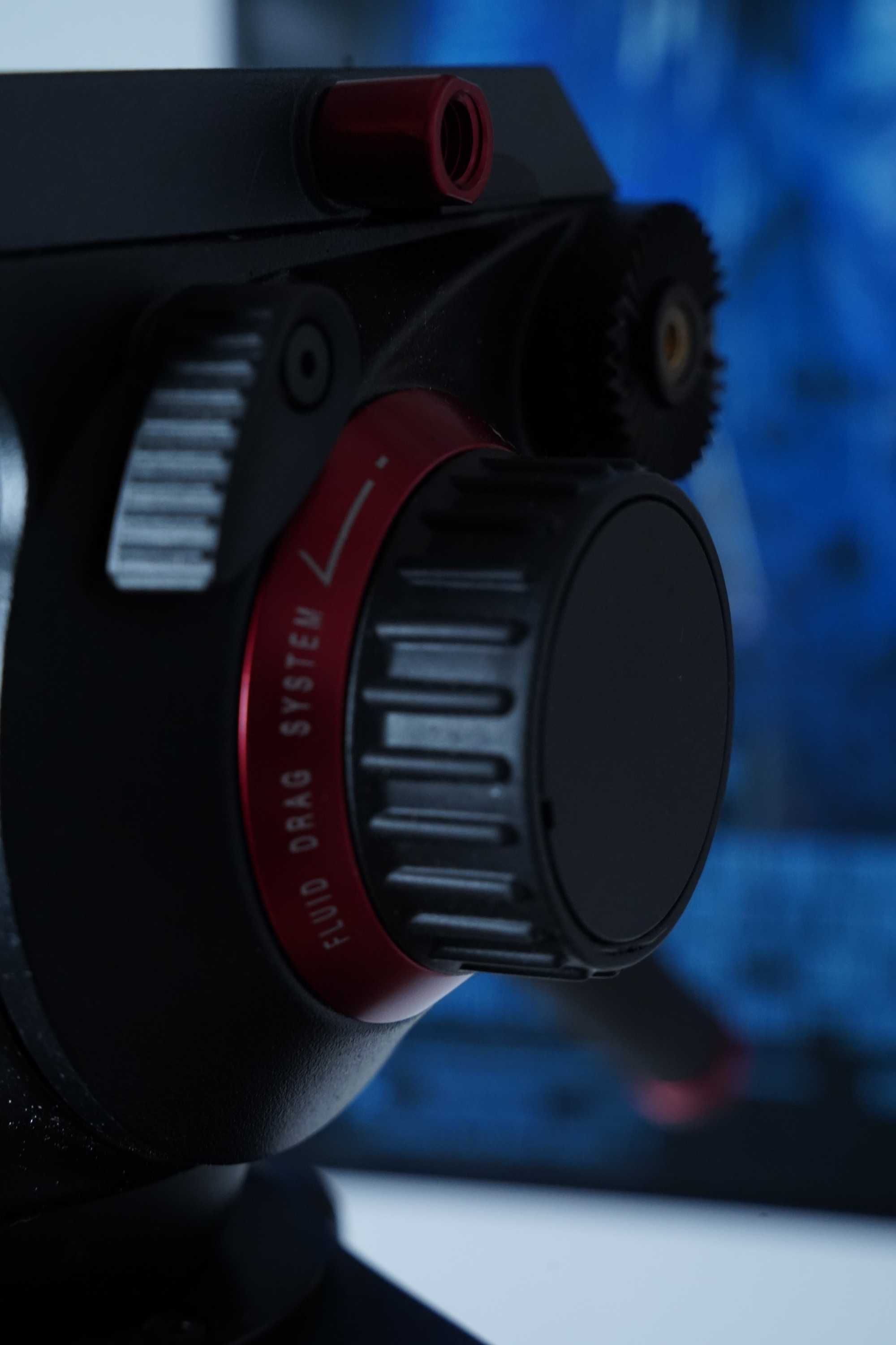 Manfrotto MN536 z głowicą MN504HDV i pokrowcem MBAG100P