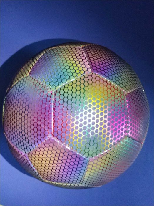 Футбольный м'яч який свiтиться в темрявi ,5 розмiр для асфальту