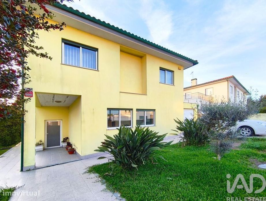 Casa / Villa T3 em Alvarães de 173,00 m2