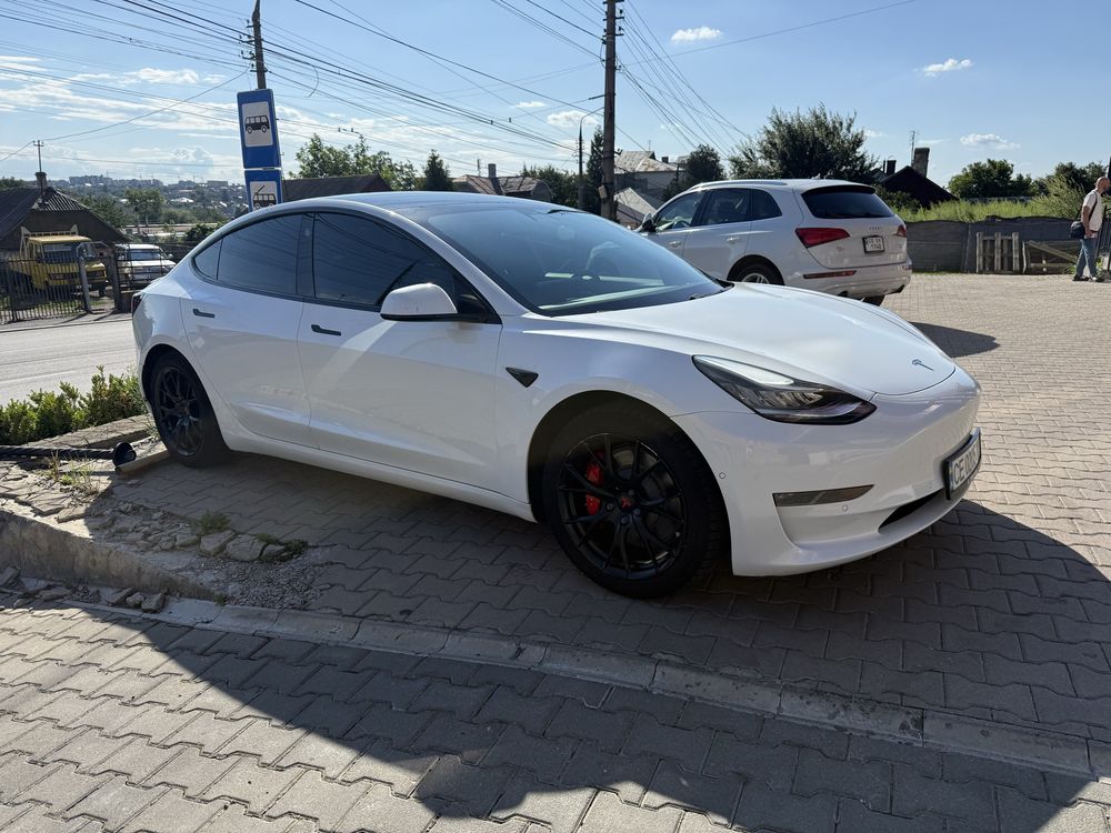 Tasla model 3 2020 performance