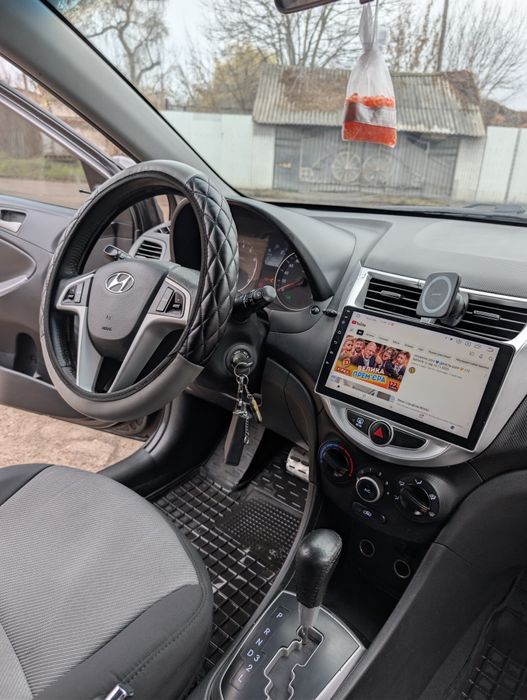 Hyundai Accent 2011 року автомат!