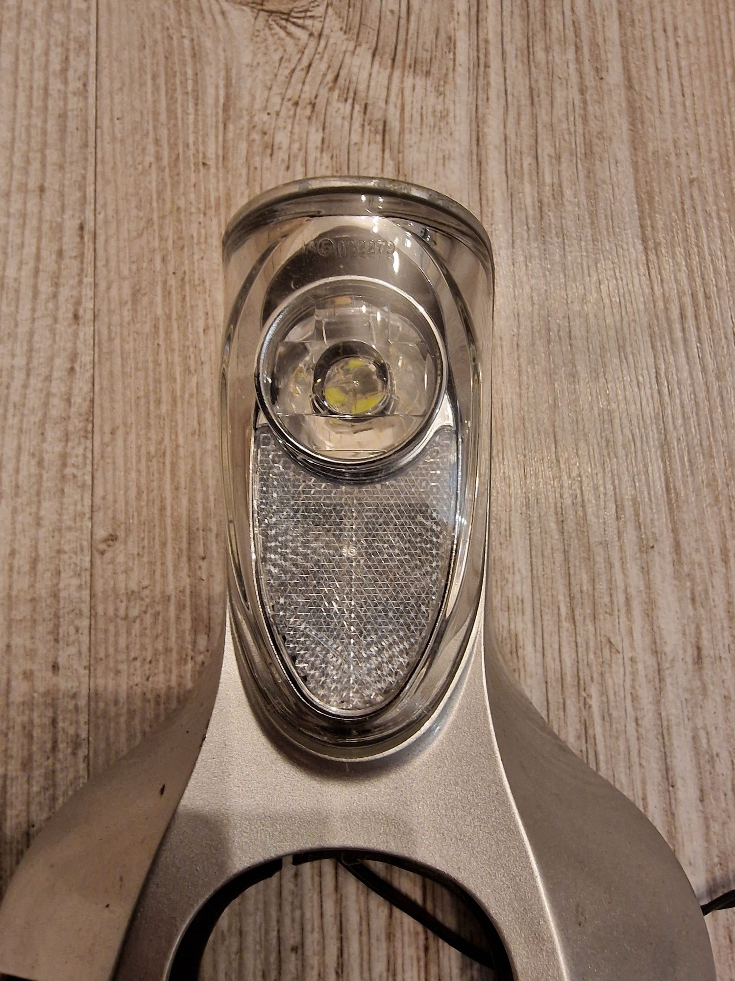Lampa lampka rowerowa przednia Batavus