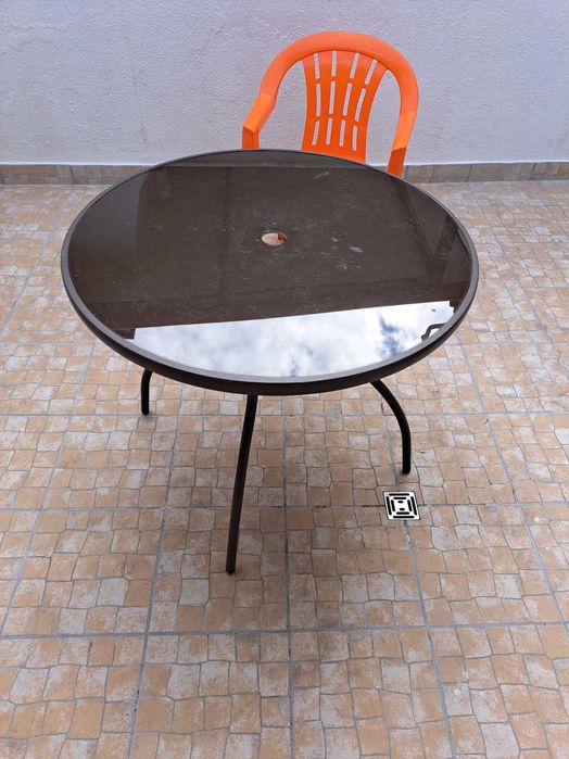 Mesa Redonda Exterior Com Vidro