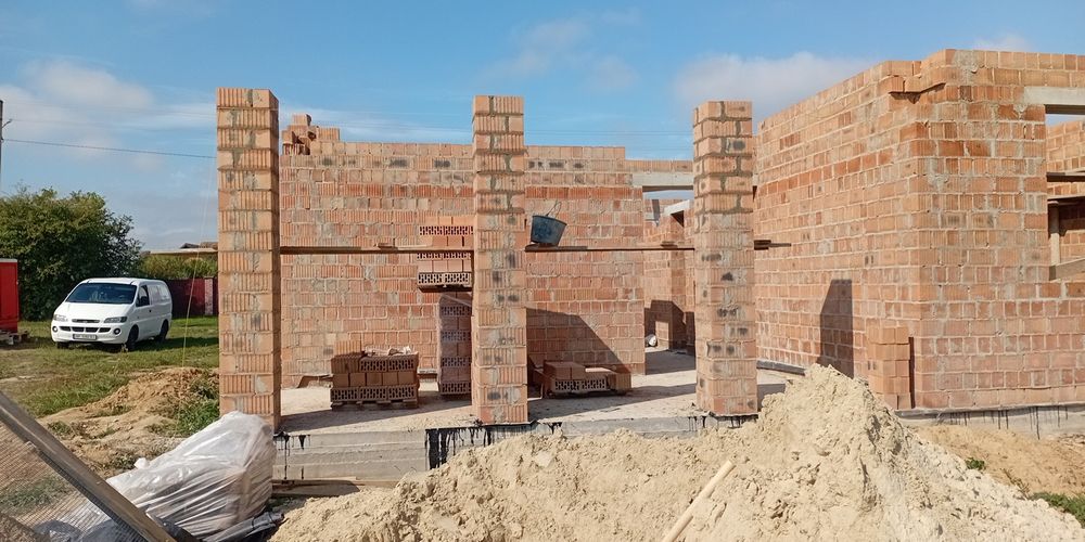 Мурування стін із газобетона цегли шлакоблока.