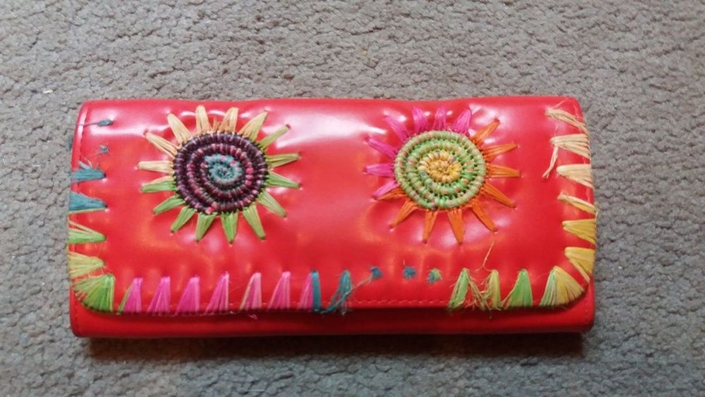 czerwony portfel duży