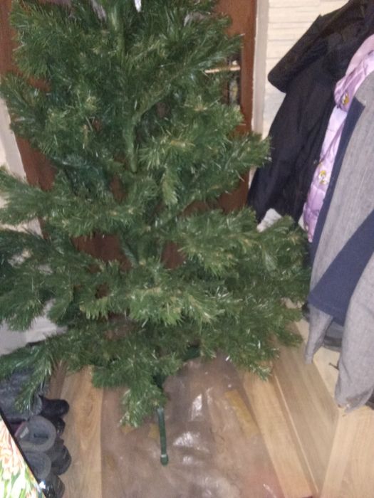 Choinka duża że stojakiem