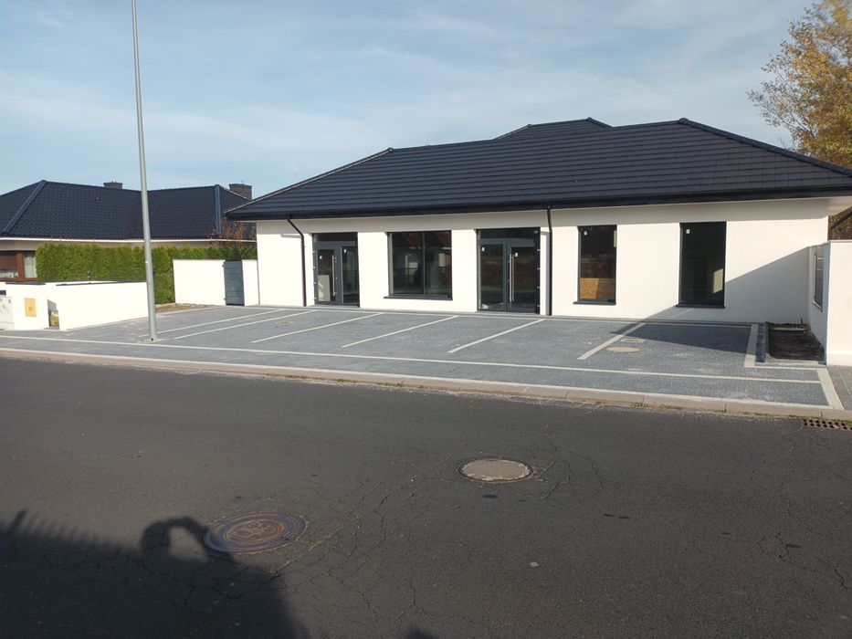 Wynajmę lokal usługowo-handlowy z parkingiem w Głogowie.