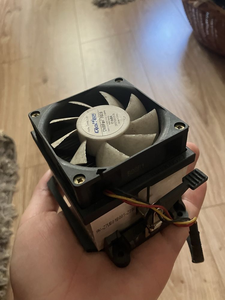 Chłodzenie CPU z wentylatorem – aluminiowe, używane