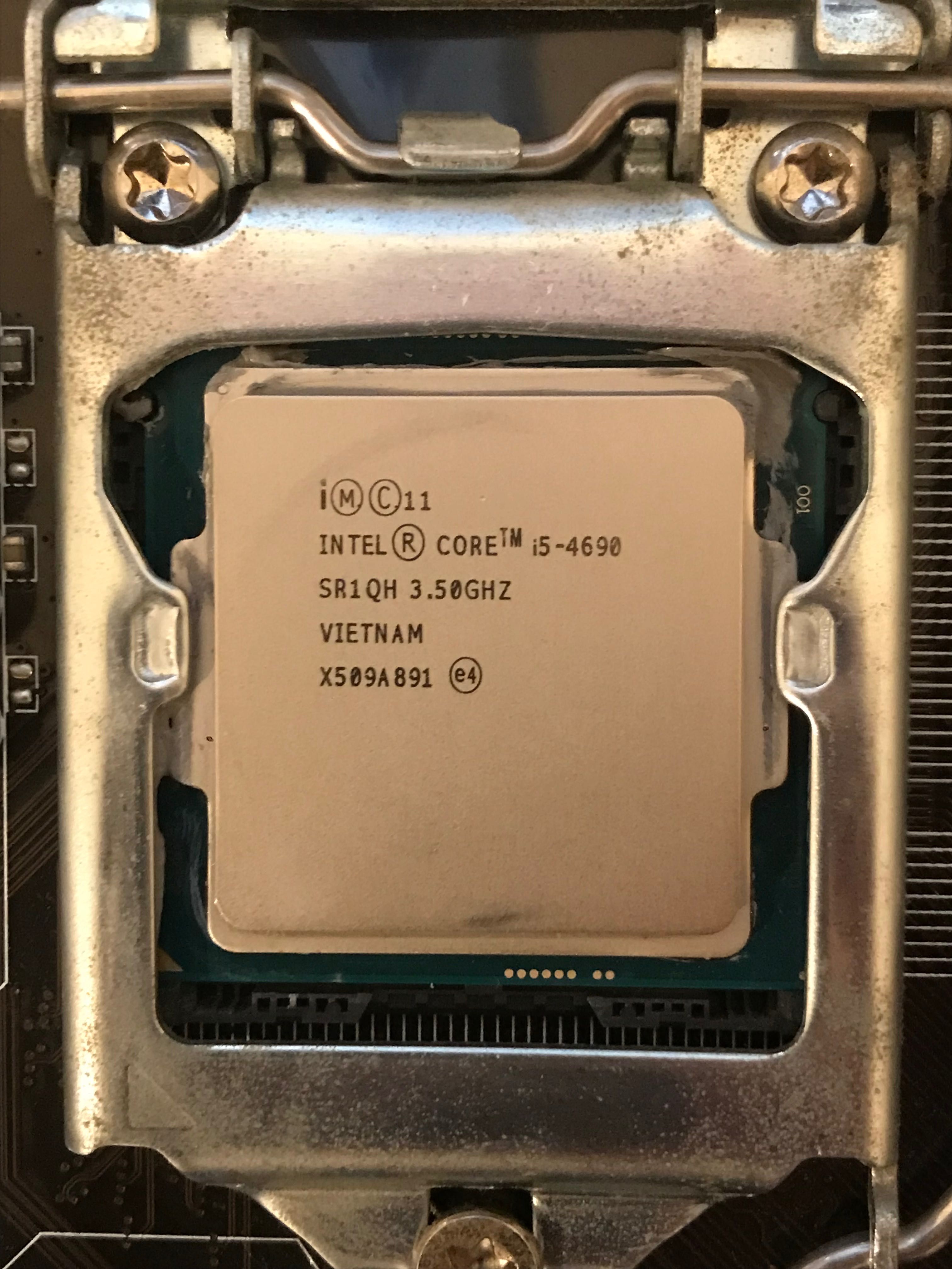 Intel Core i5-4690 LGA 1150 socket