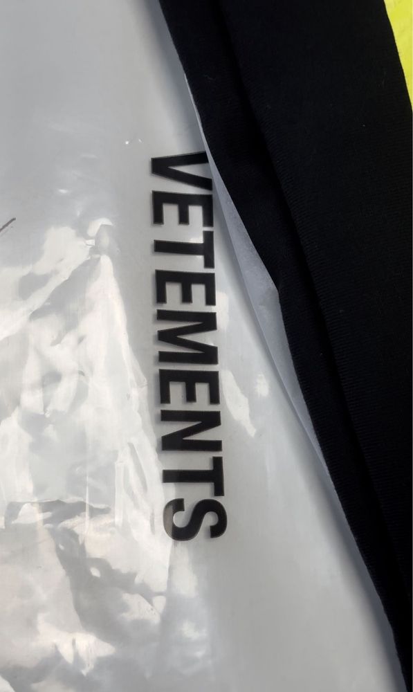 Футболка VETEMENTS My Name Is T-Shirt