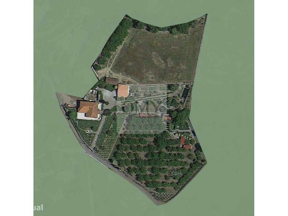 Quintinha de 10.000 m2 com Casa em Pedra Reabilitada