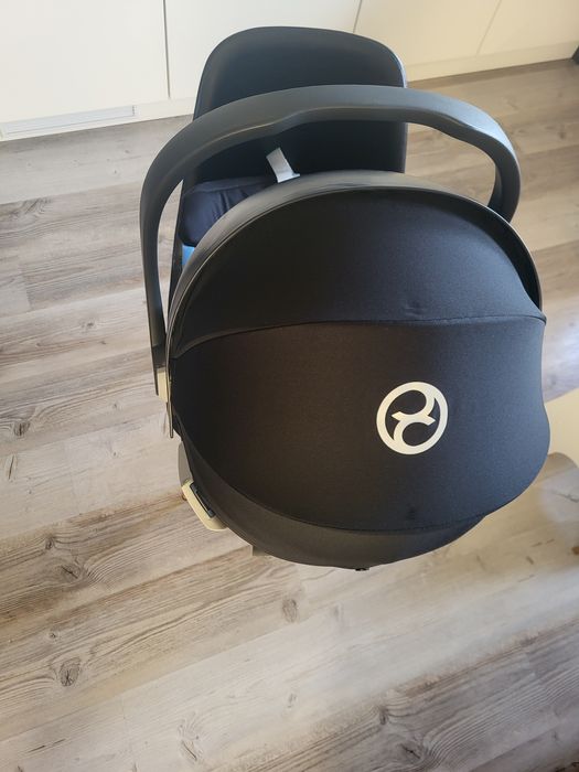 Cybex Aton 5 z bazą ISOFIX + adaptery – stan bardzo dobry