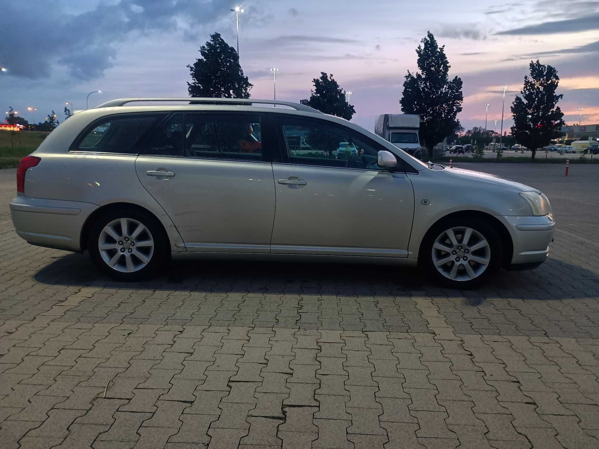 Toyota Avensis Kombi T25 2.0 benzyna