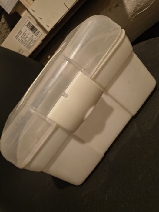 skrzynka na szczotki do pielęgnacji konia