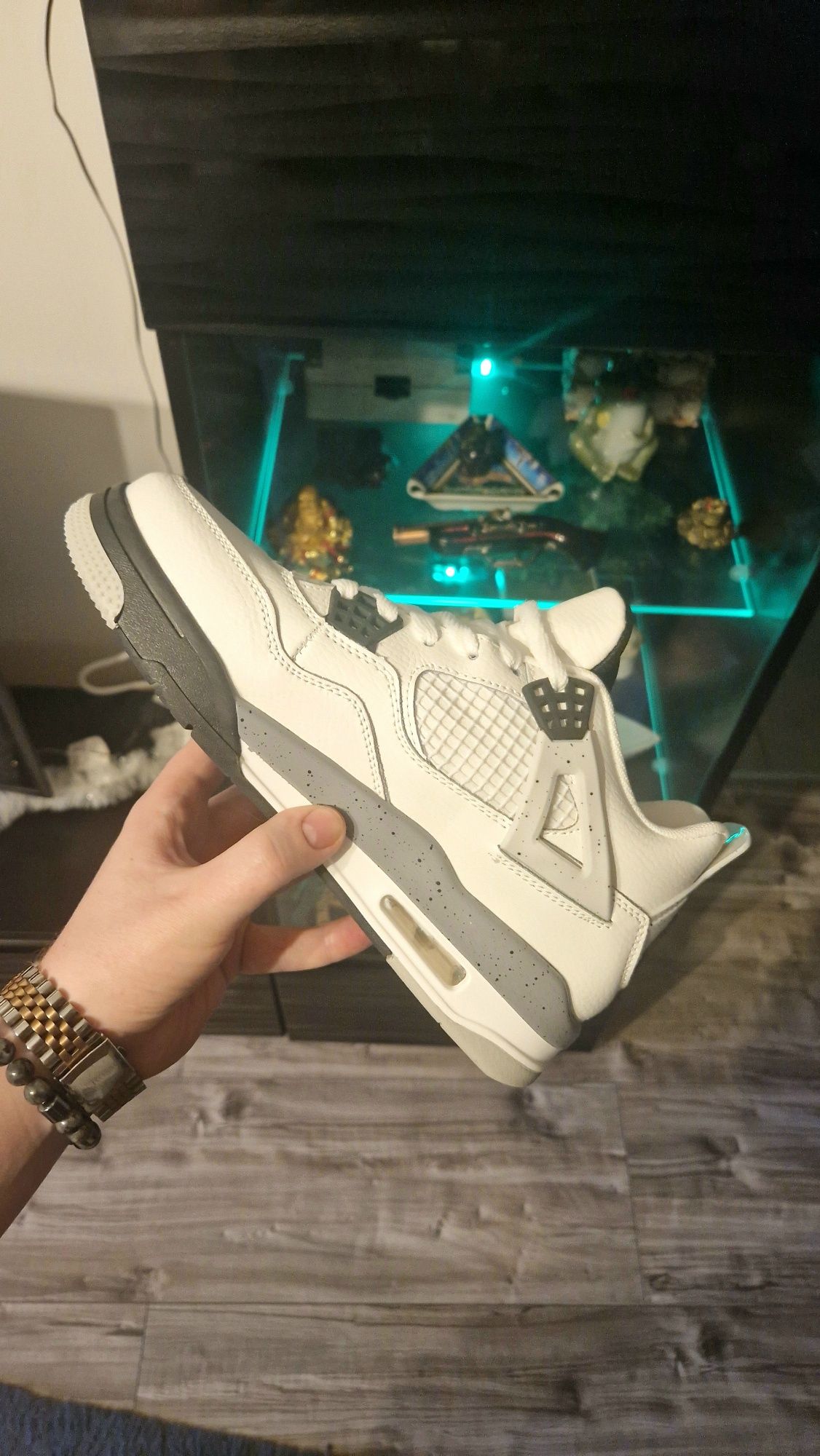 Nike Air Jordan 4 Cement