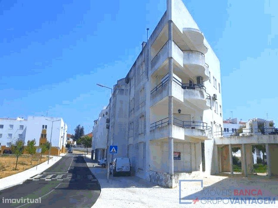 Armazém Comercial em Estremoz |