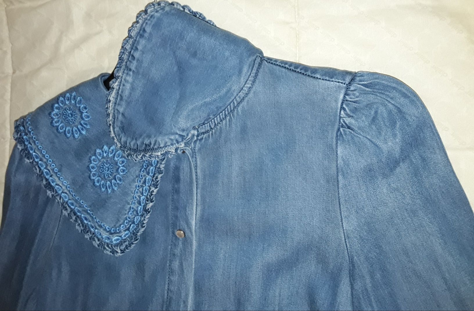 Blusa/Camisa de ganga, para senhora, com bordados, da Promod