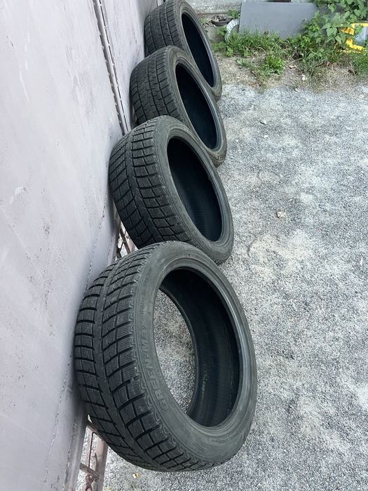 Продам зимові колеса шини 245 45 19
