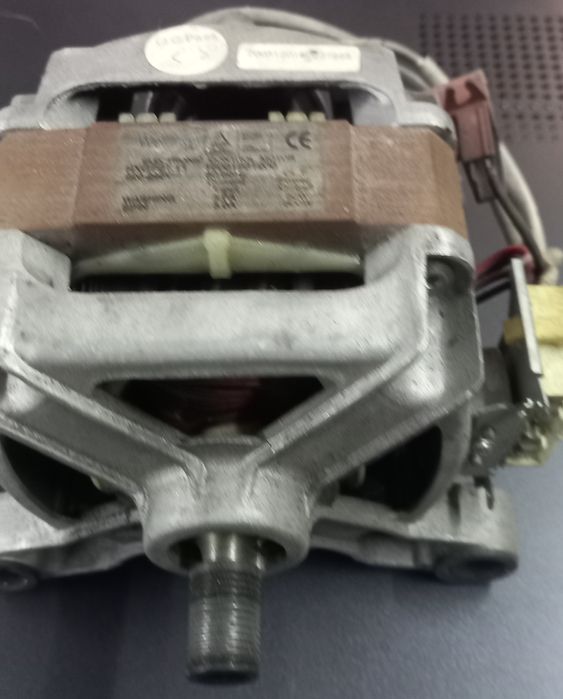 Продам мотор на стиральную машину