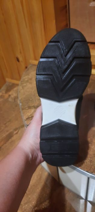 Продам, туфлі демисезонні