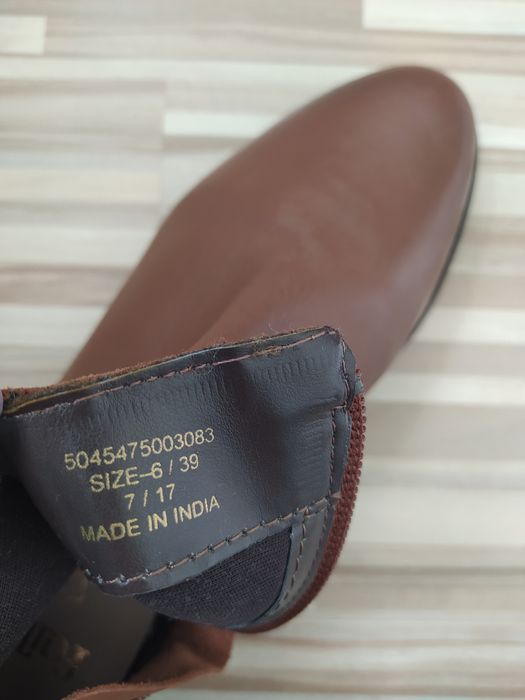 Шкіряні нові черевики 39р.