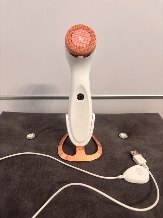 Lumispa iO rose gold nu skin