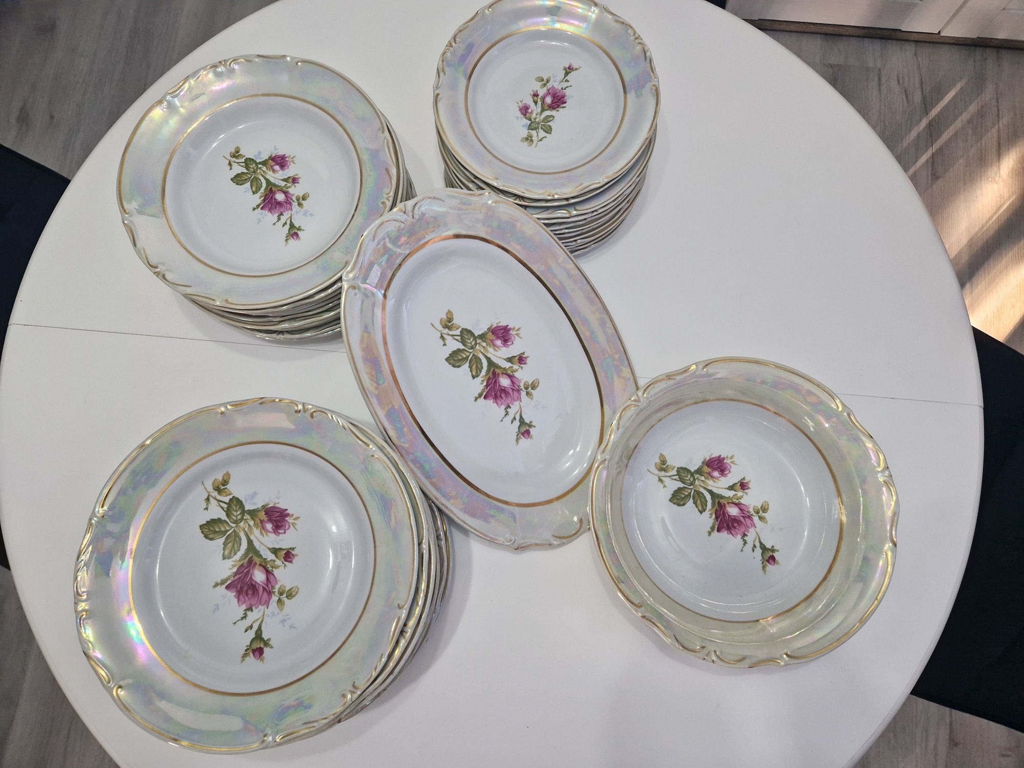 Porcelanowy komplet z Chodzieży obiadowo deserowy 38 elementów