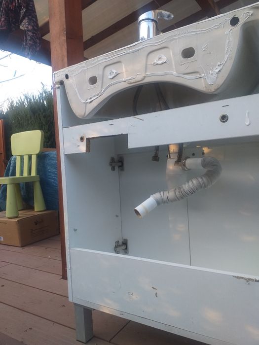 Umywalka z szafką + kran