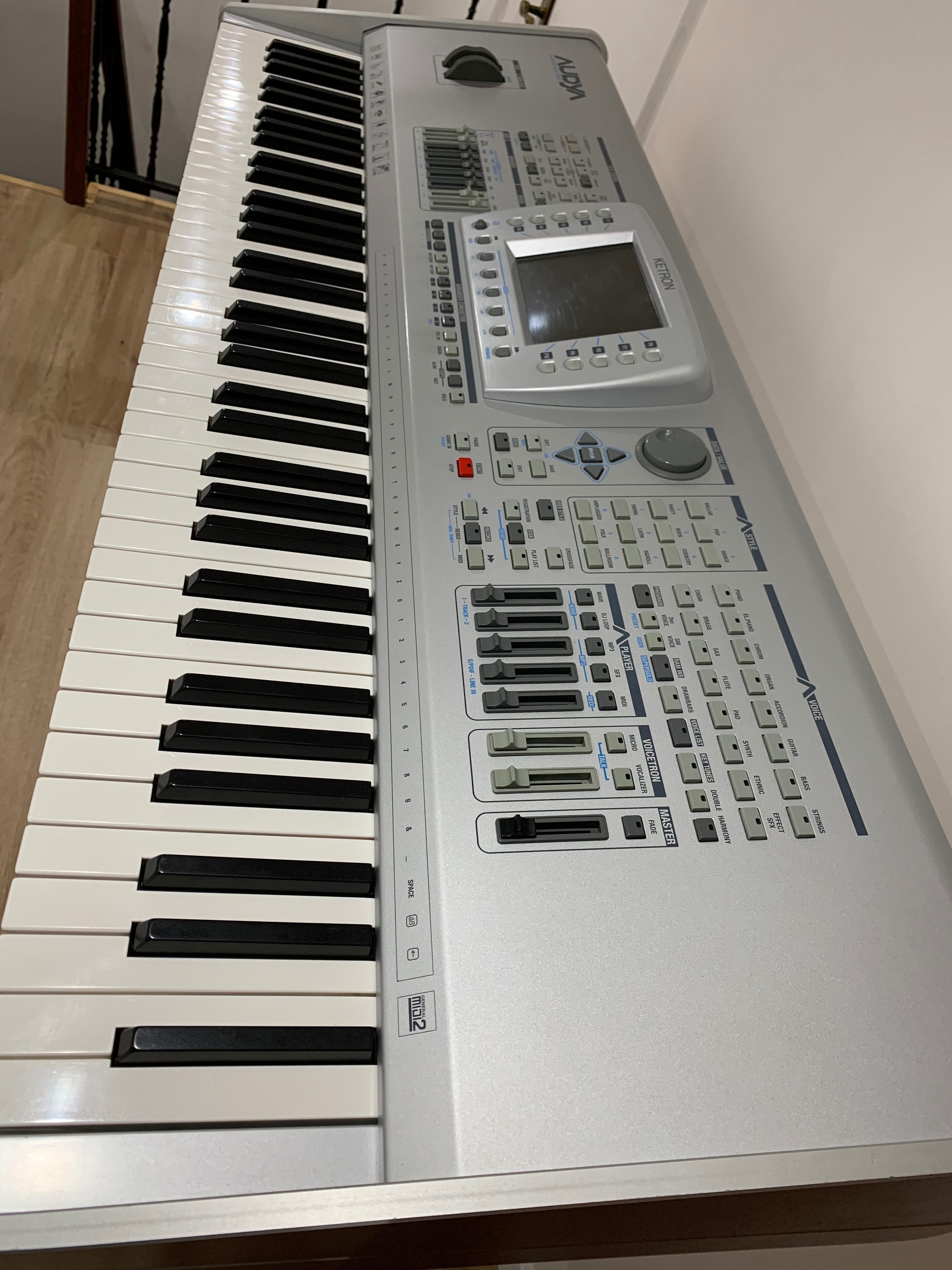Teclado Ketron Audya