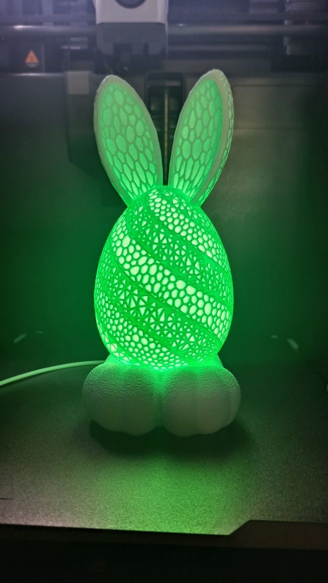 Ovo coelho – Mealheiro com Luz

Mealheiro em impressão 3D com