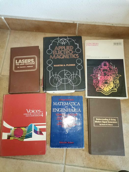 Vendo cerca de 40 livros