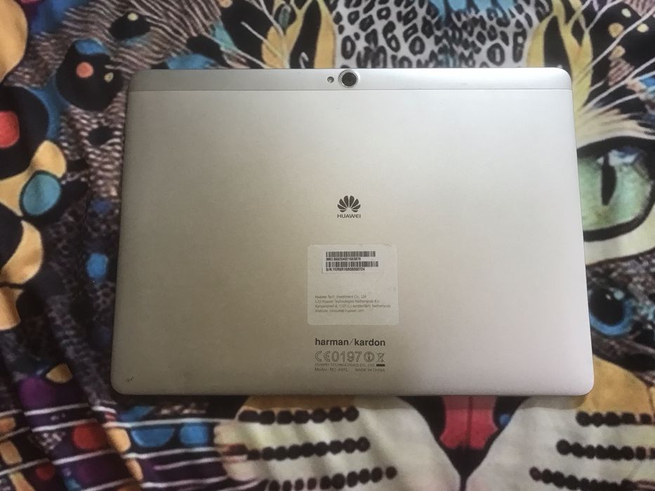 Звонящий планшет Huawei M2. 2/16 GB, экран 10 дюймов. Отличный