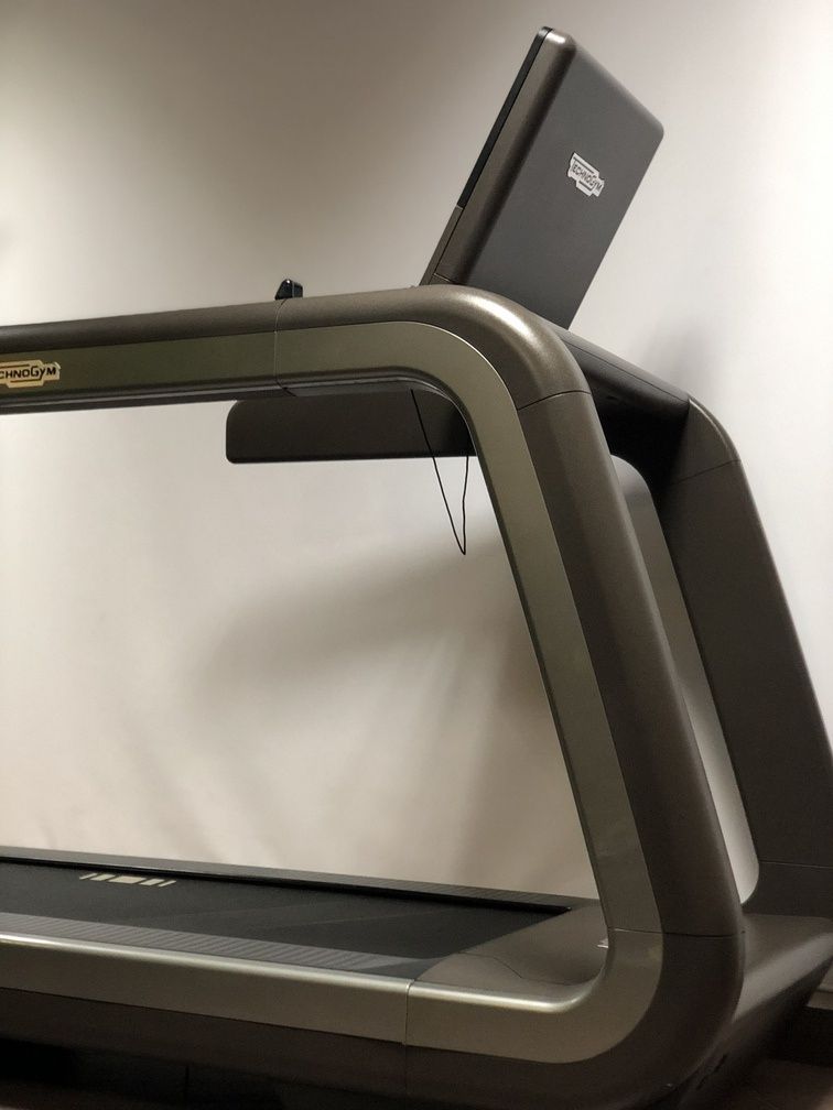 Бігова доріжка професійна Technogym Run Artis Unity + Подарунок!