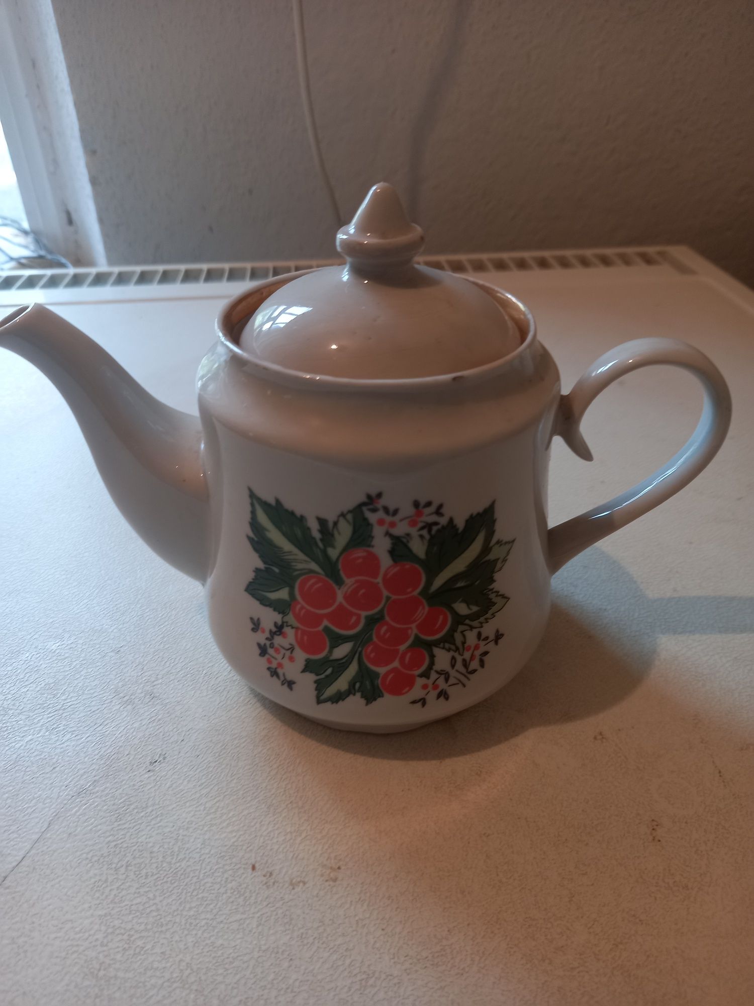 Продам графини,кувшин, чайник, заварні чайники, цукорницю
